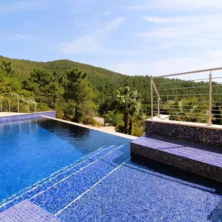 La Mandragora, Belle Pour 6 Personnes Avec Piscine A Debordement Et Vue A *