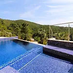 La Mandragora, Belle Pour 6 Personnes Avec Piscine à Débordement Et Vue à *